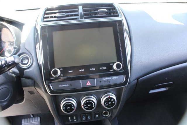 Vehicle image 19 of 40