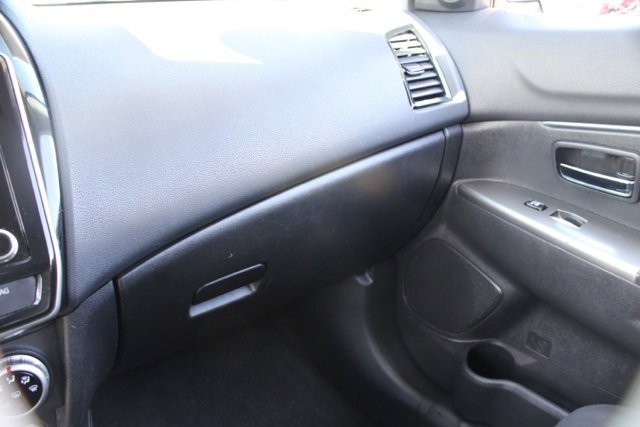Vehicle image 22 of 40