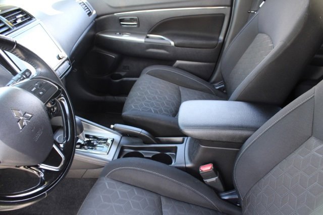 Vehicle image 16 of 40