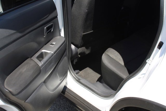 Vehicle image 24 of 40