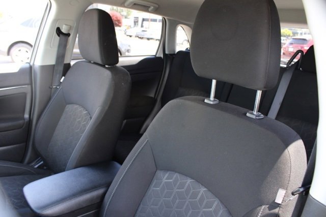 Vehicle image 15 of 40