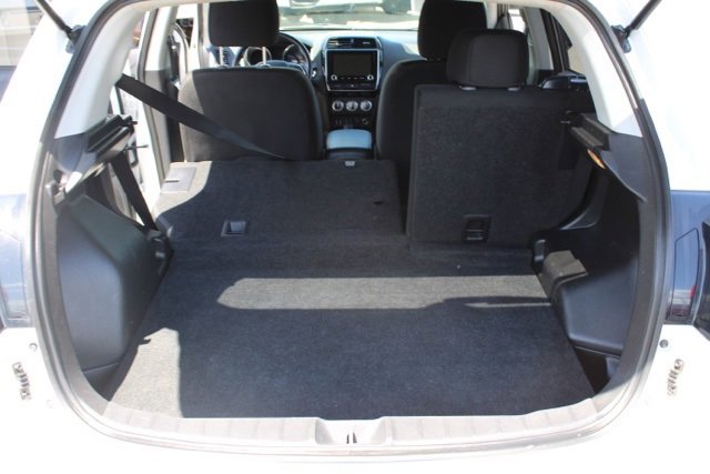 Vehicle image 26 of 40