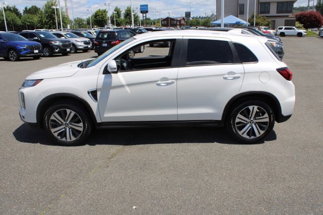 Vehicle image 4 of 40