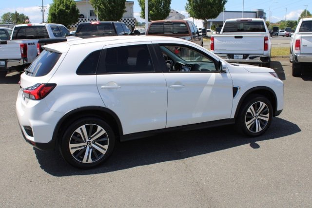 Vehicle image 10 of 40