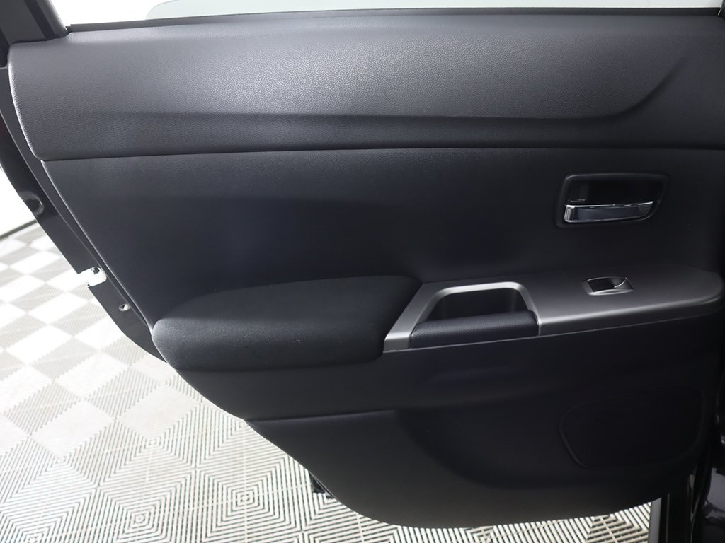 Vehicle image 23 of 39