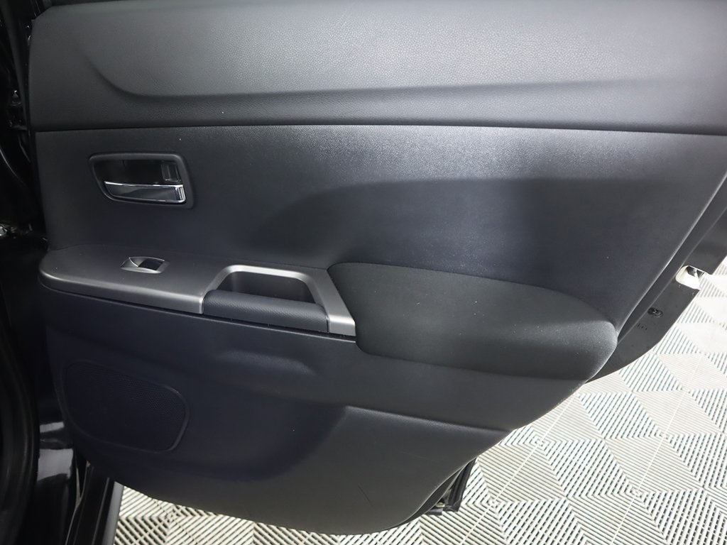 Vehicle image 24 of 39
