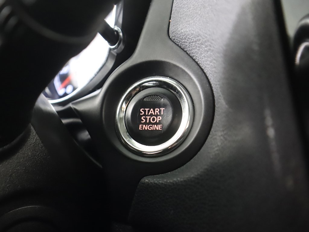Vehicle image 33 of 39