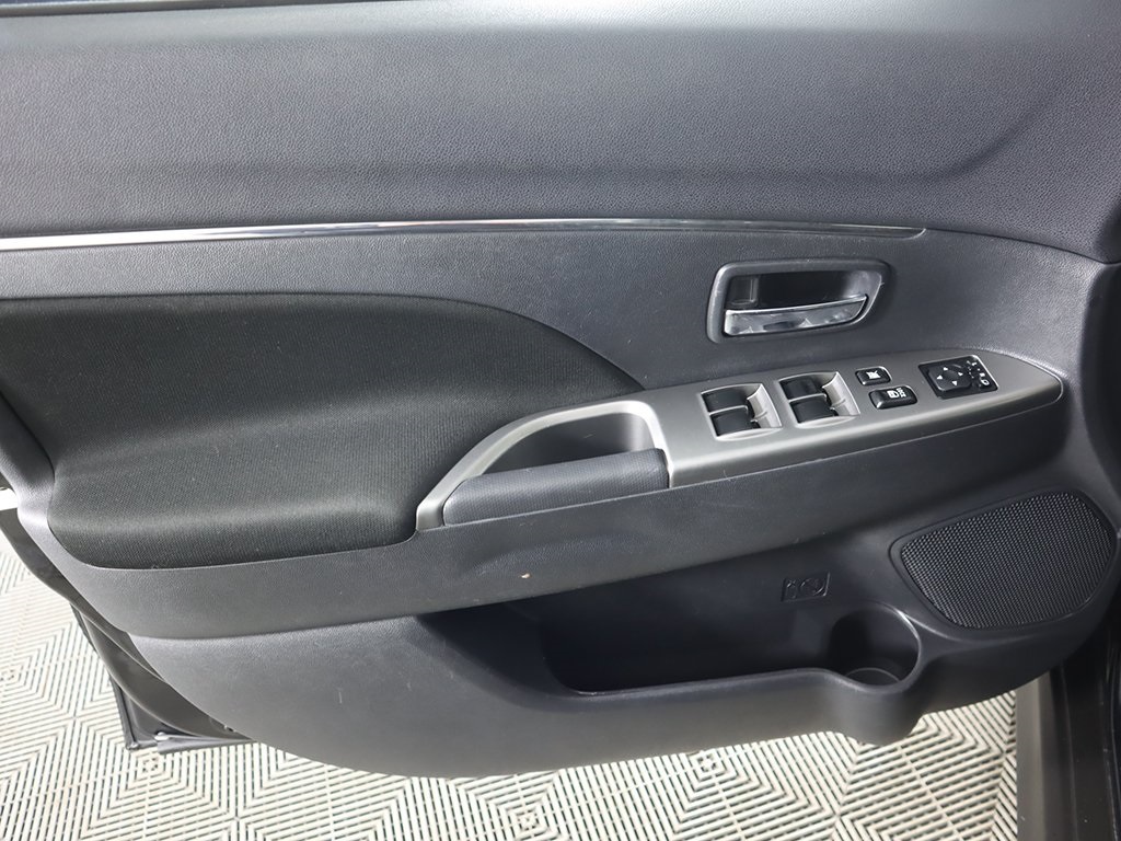 Vehicle image 21 of 39