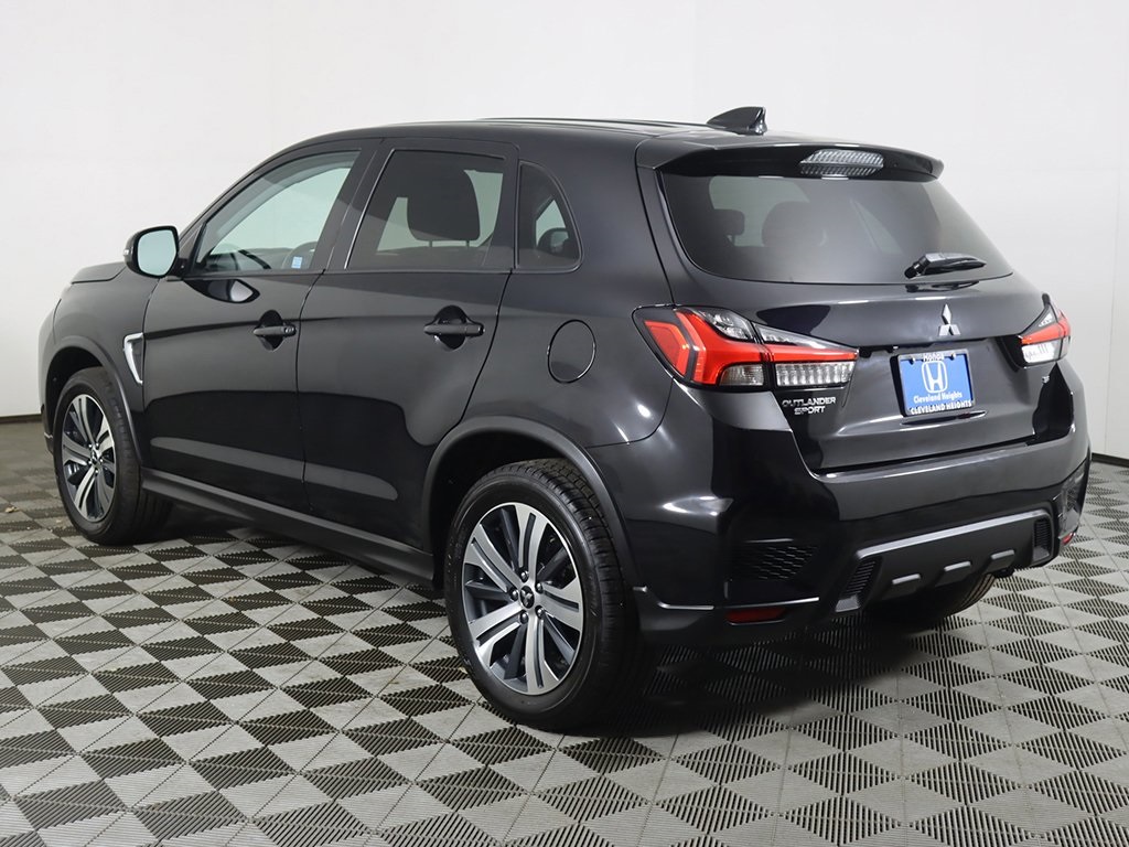 Vehicle image 11 of 39