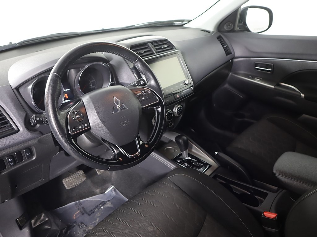 Vehicle image 25 of 39