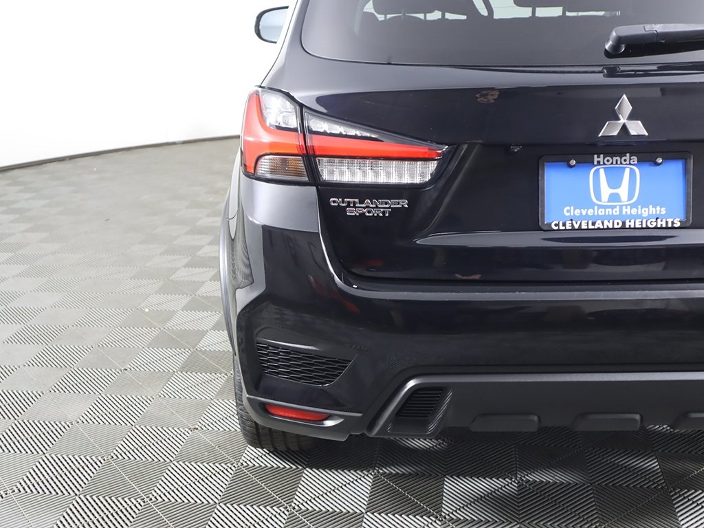 Vehicle image 10 of 39