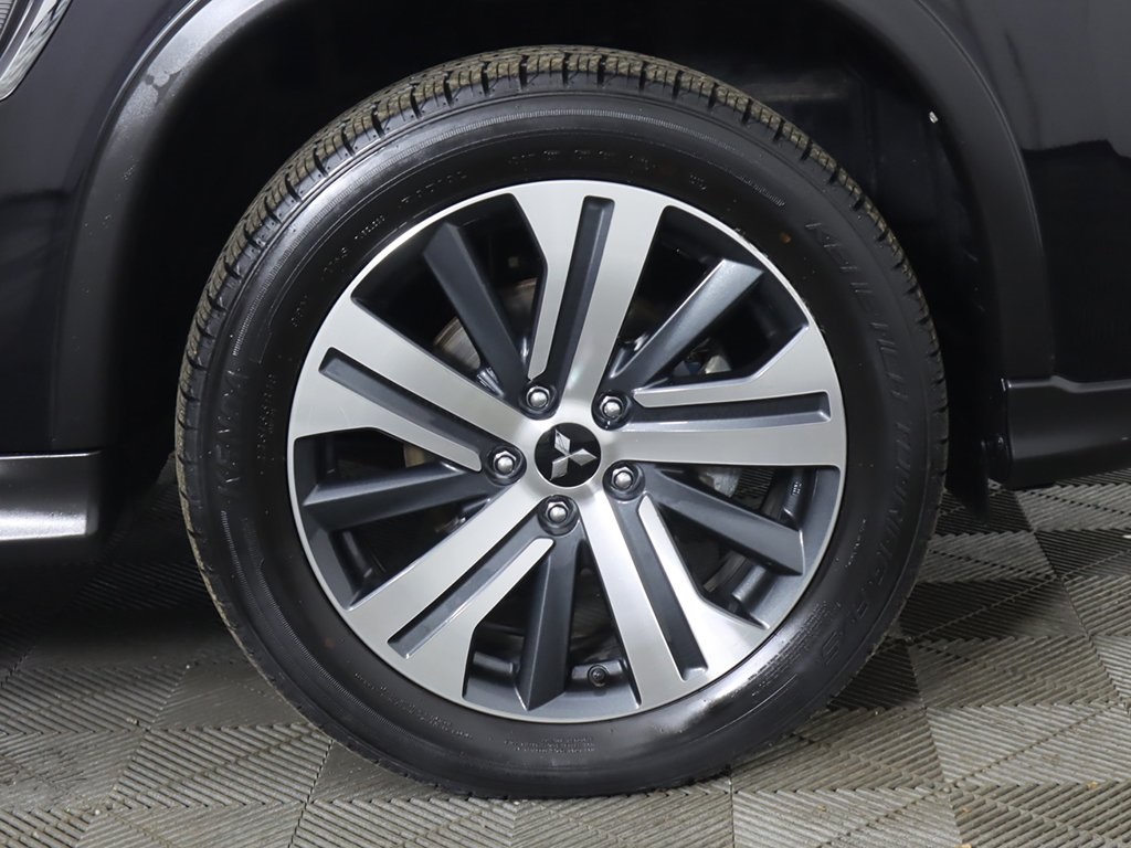 Vehicle image 20 of 39