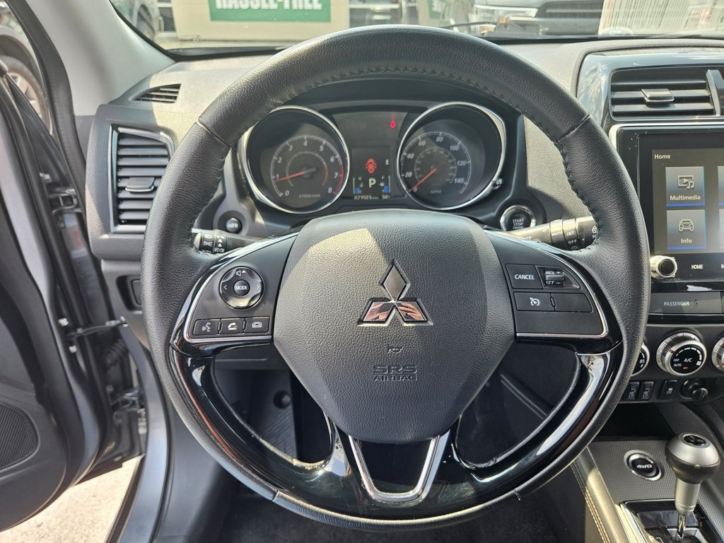 Vehicle image 22 of 38