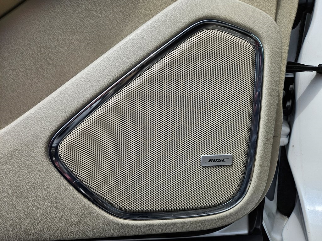 Vehicle image 34 of 38
