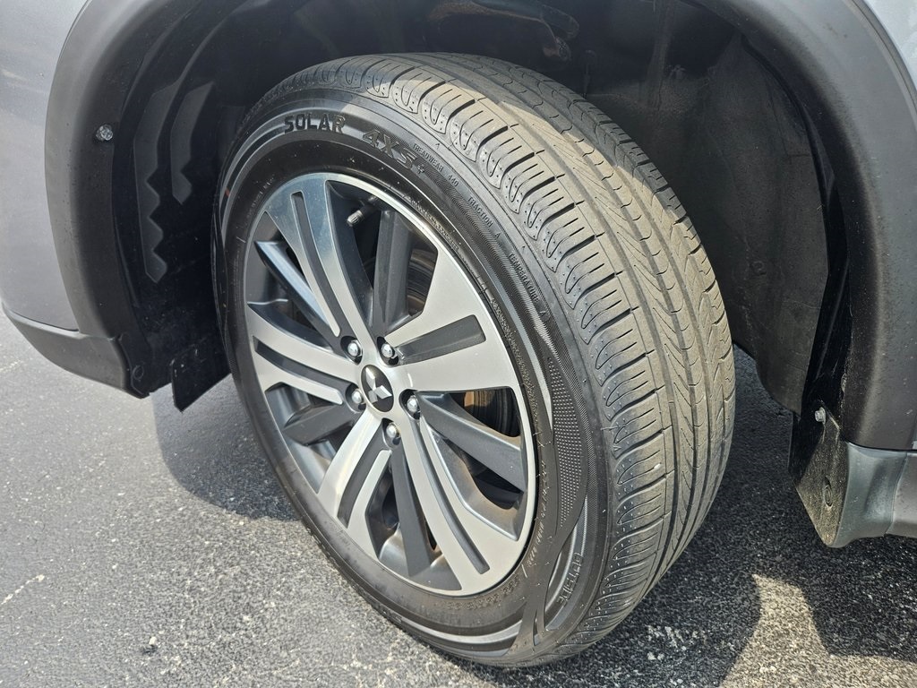 Vehicle image 19 of 38