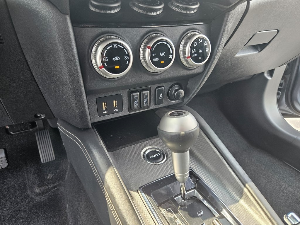 Vehicle image 24 of 38