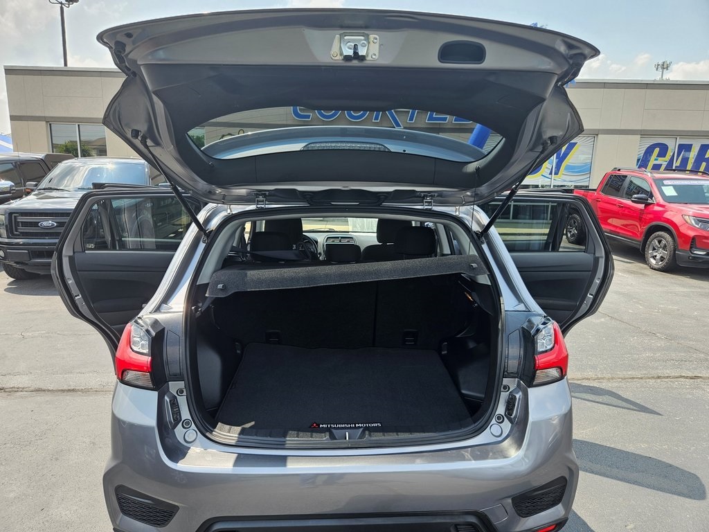 Vehicle image 14 of 38