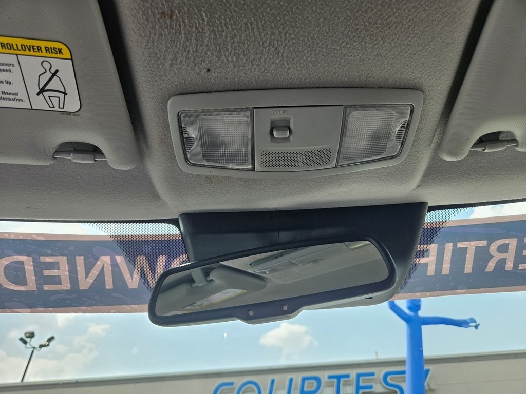 Vehicle image 23 of 38