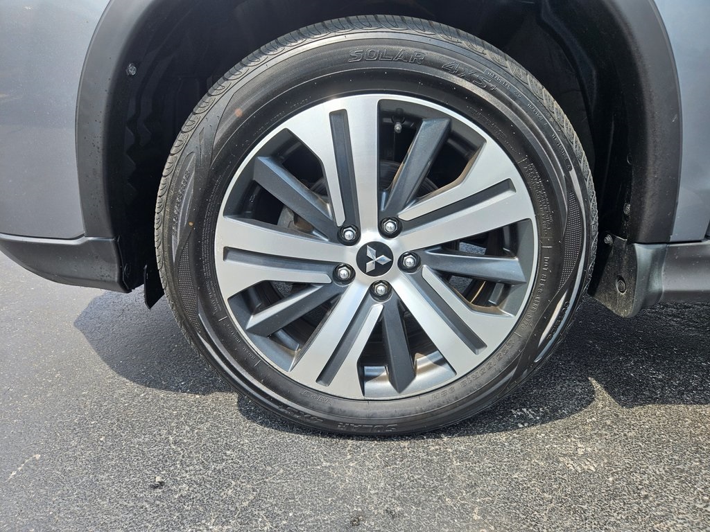 Vehicle image 18 of 38