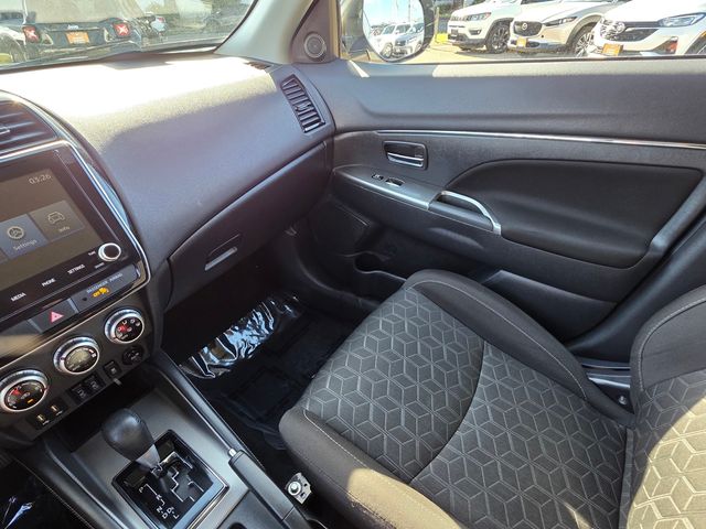 Vehicle image 31 of 37