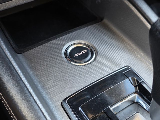 Vehicle image 27 of 37