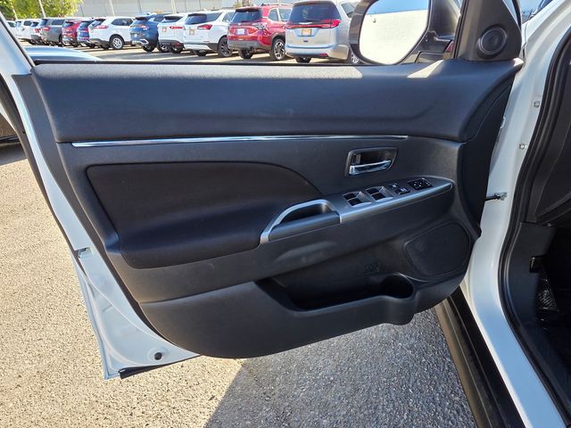 Vehicle image 19 of 37