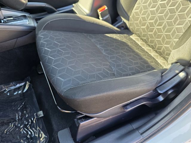 Vehicle image 16 of 37