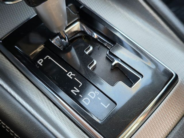 Vehicle image 29 of 37