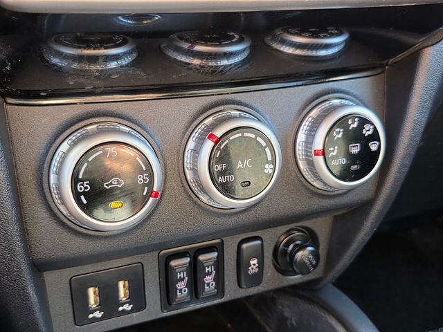 Vehicle image 25 of 37