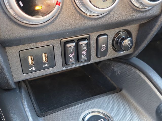 Vehicle image 26 of 37
