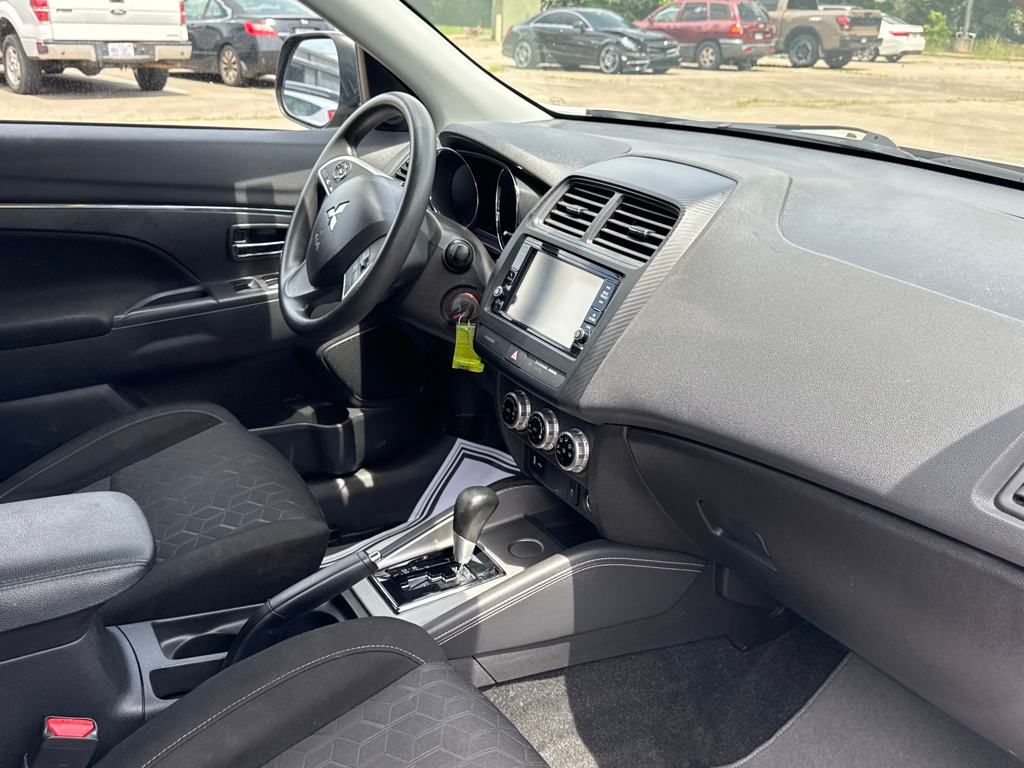 Vehicle image 40 of 41