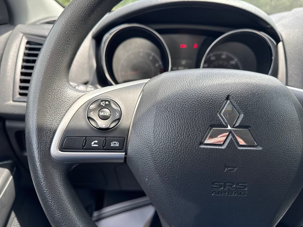 Vehicle image 25 of 41