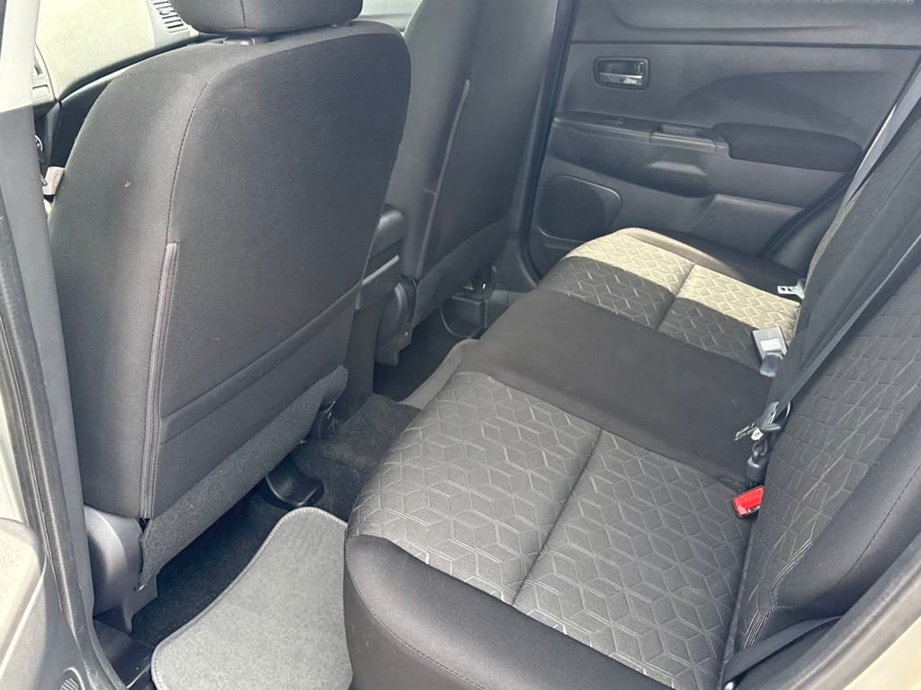 Vehicle image 31 of 41