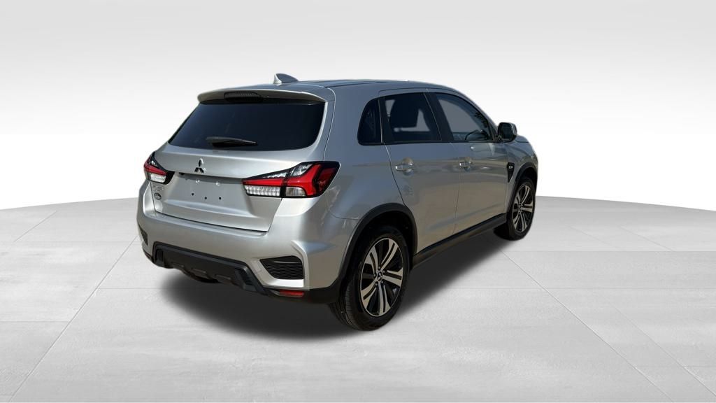 Vehicle image 8 of 41
