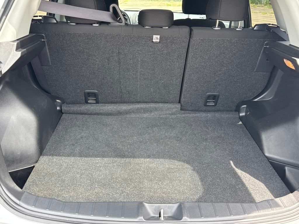 Vehicle image 33 of 41