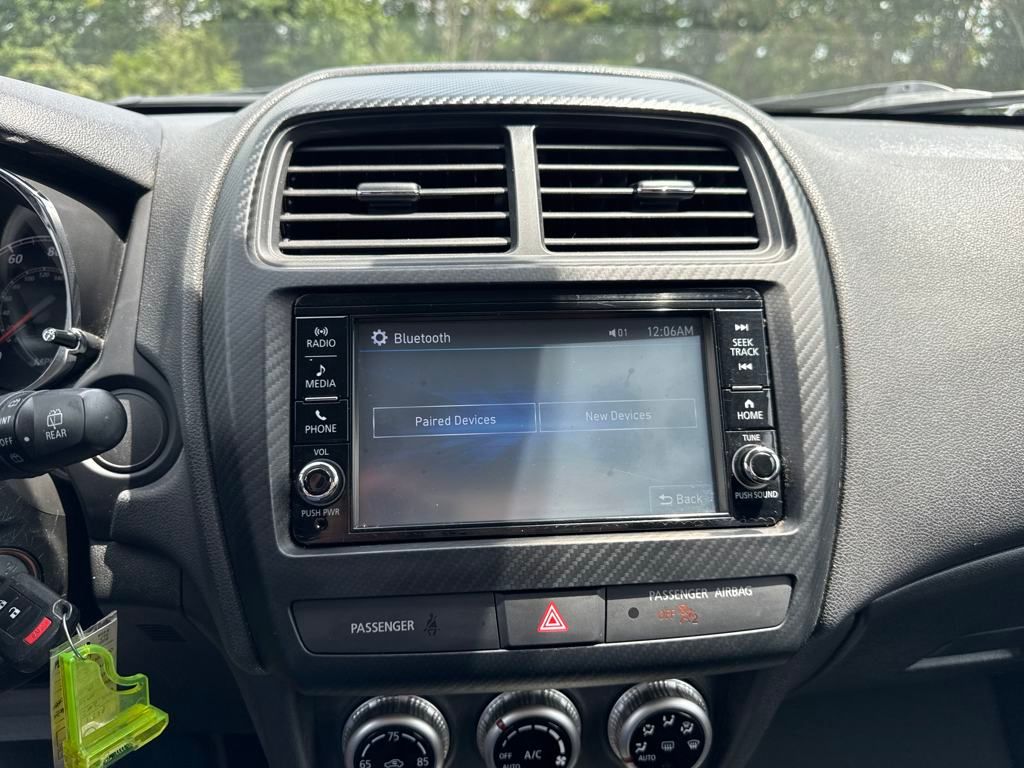 Vehicle image 19 of 41