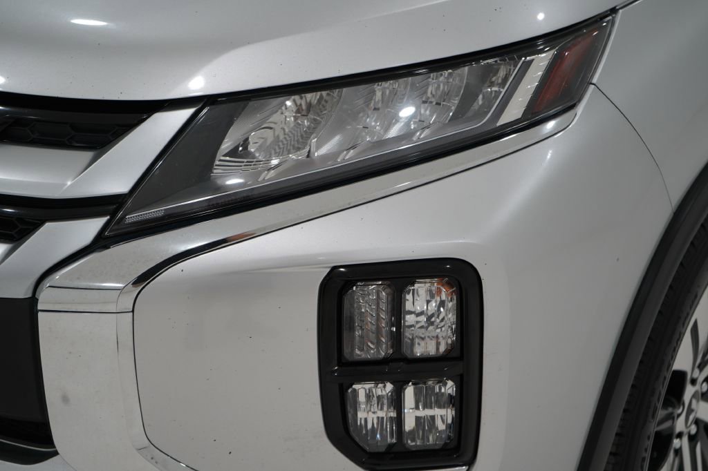 Vehicle image 16 of 40