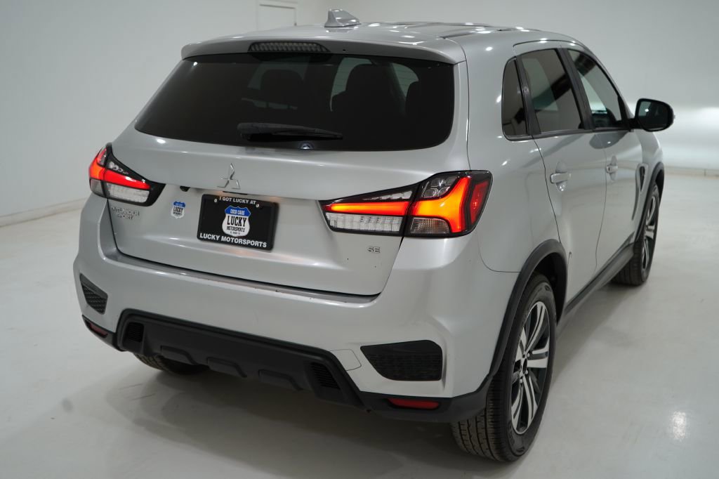 Vehicle image 9 of 40