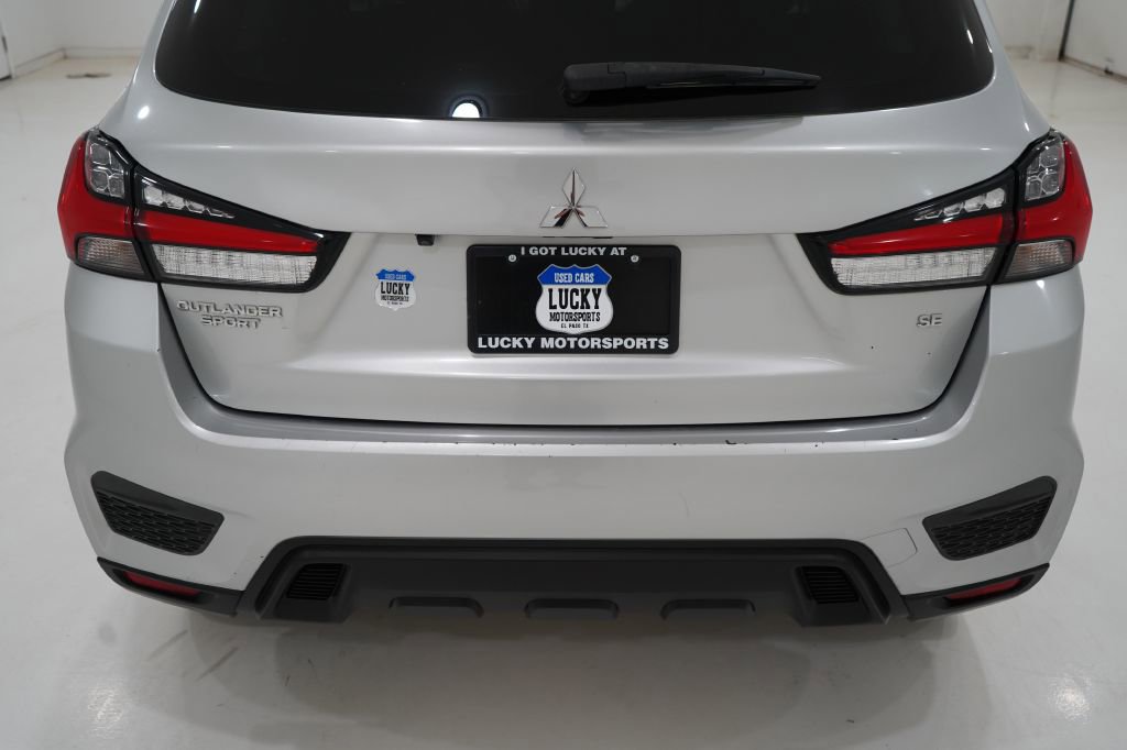 Vehicle image 18 of 40
