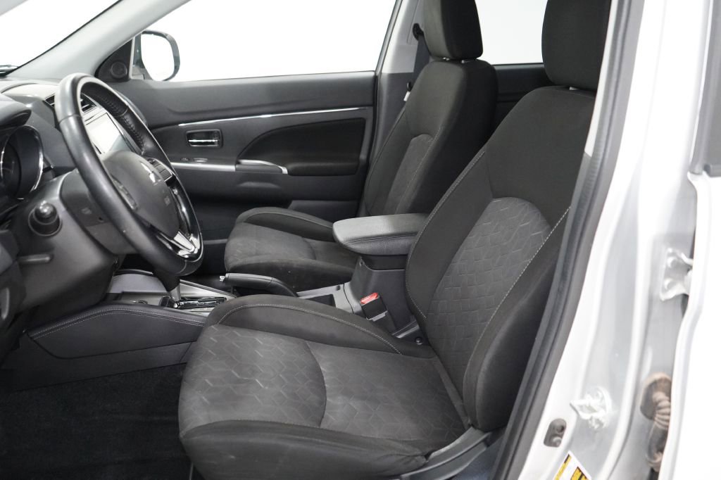 Vehicle image 22 of 40