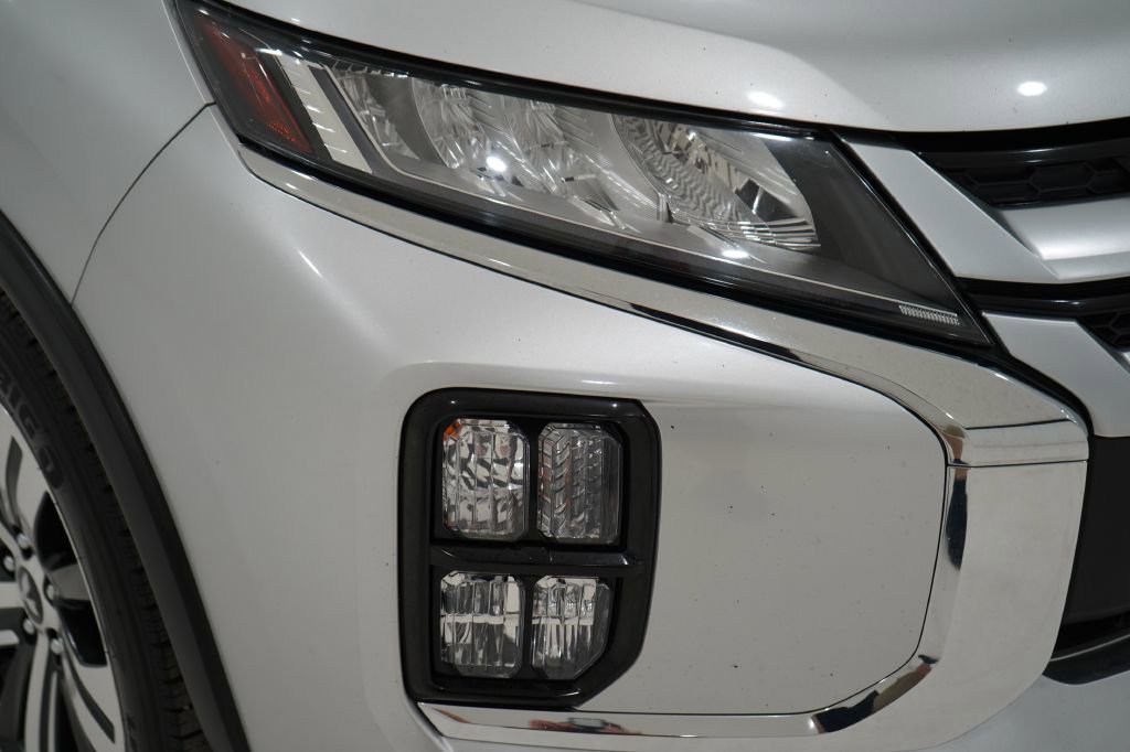 Vehicle image 14 of 40