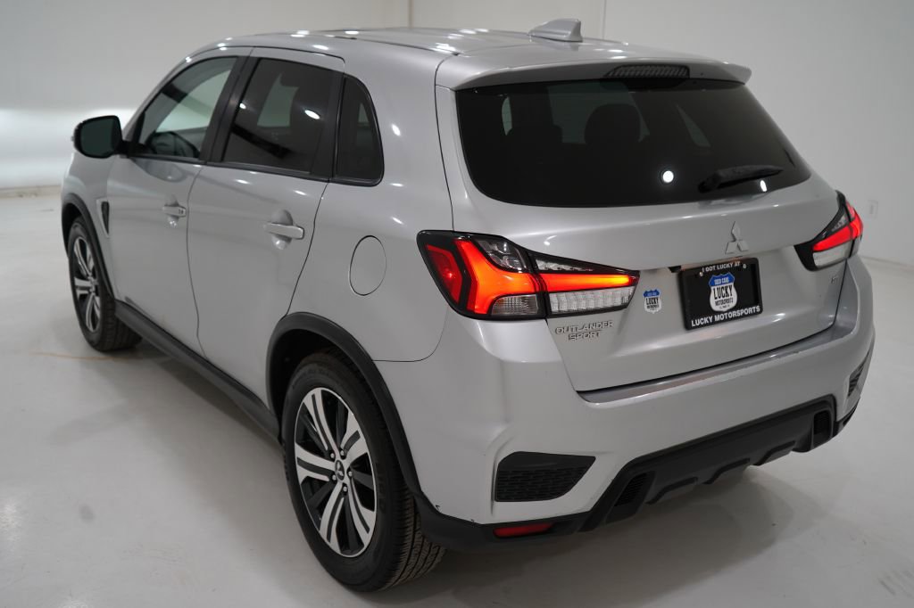 Vehicle image 12 of 40