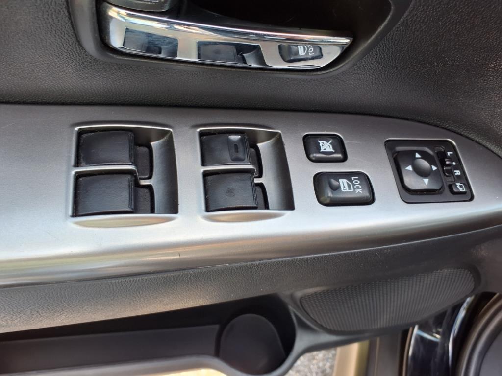 Vehicle image 17 of 29