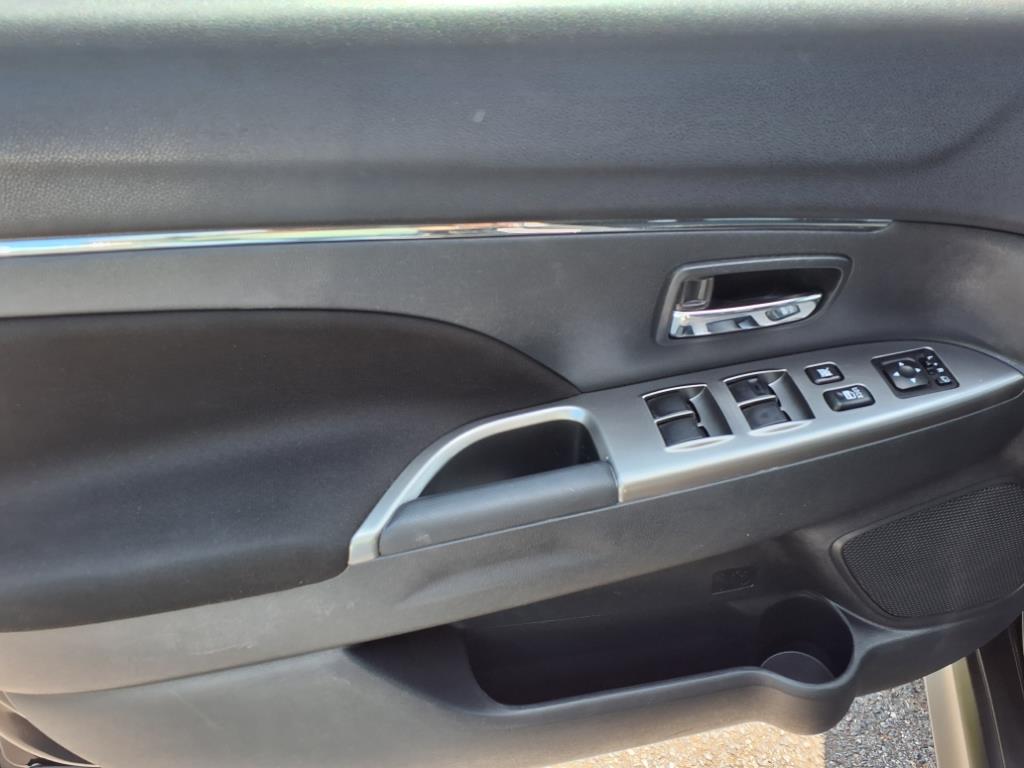 Vehicle image 15 of 29