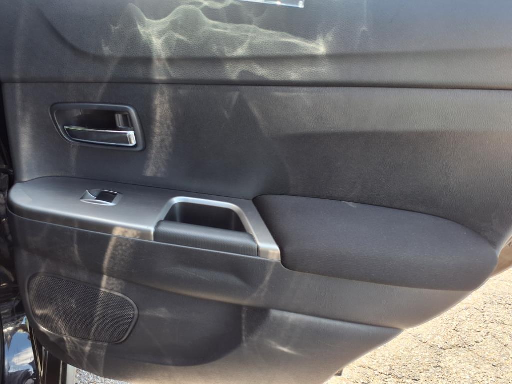 Vehicle image 11 of 29