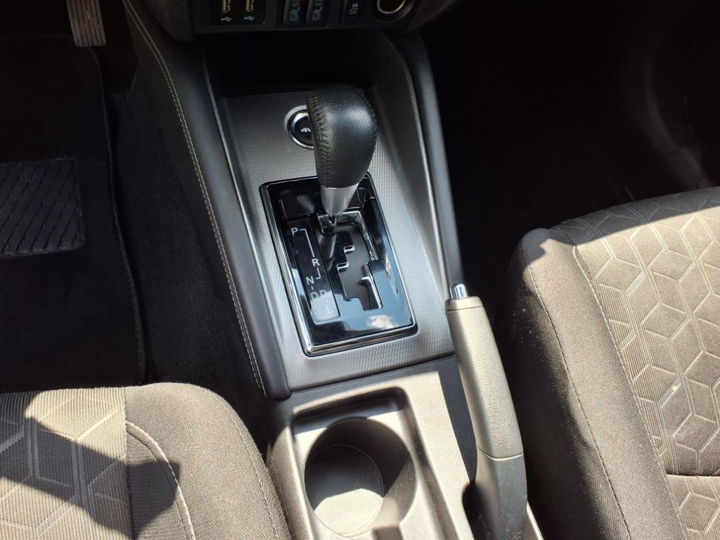 Vehicle image 25 of 29