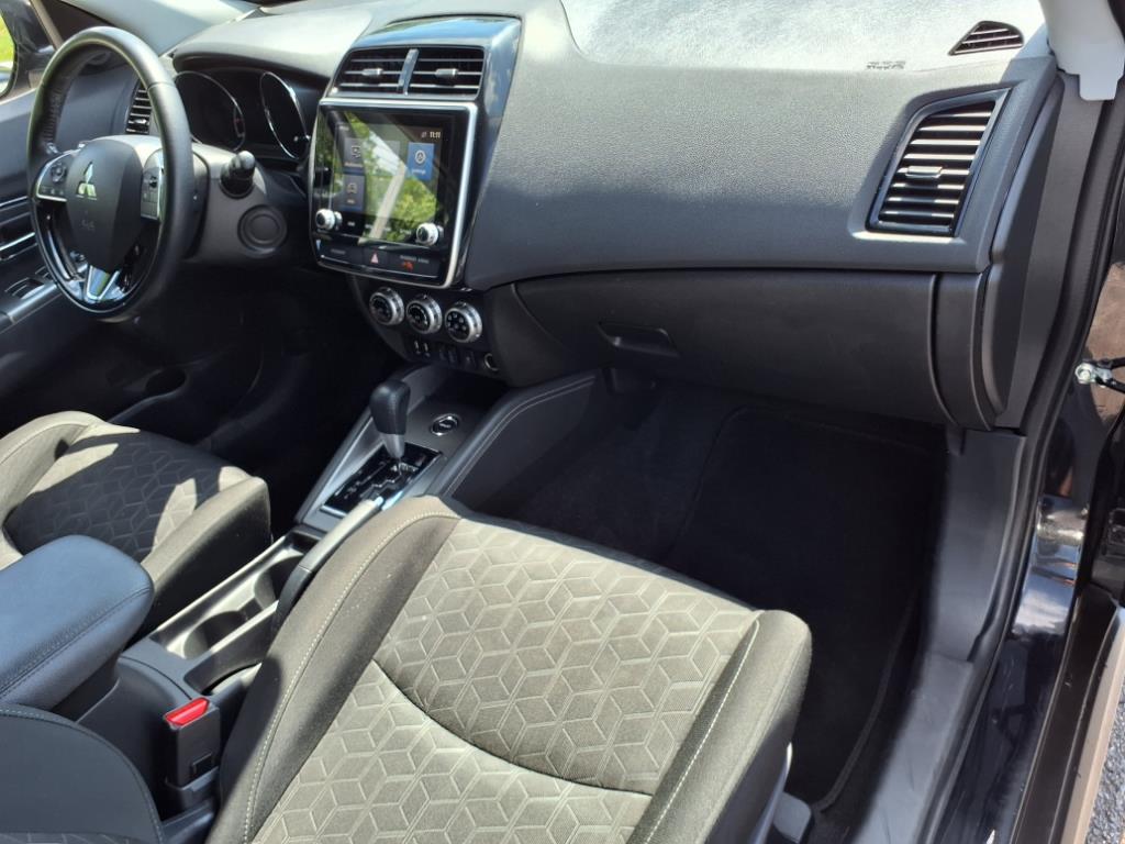 Vehicle image 10 of 29