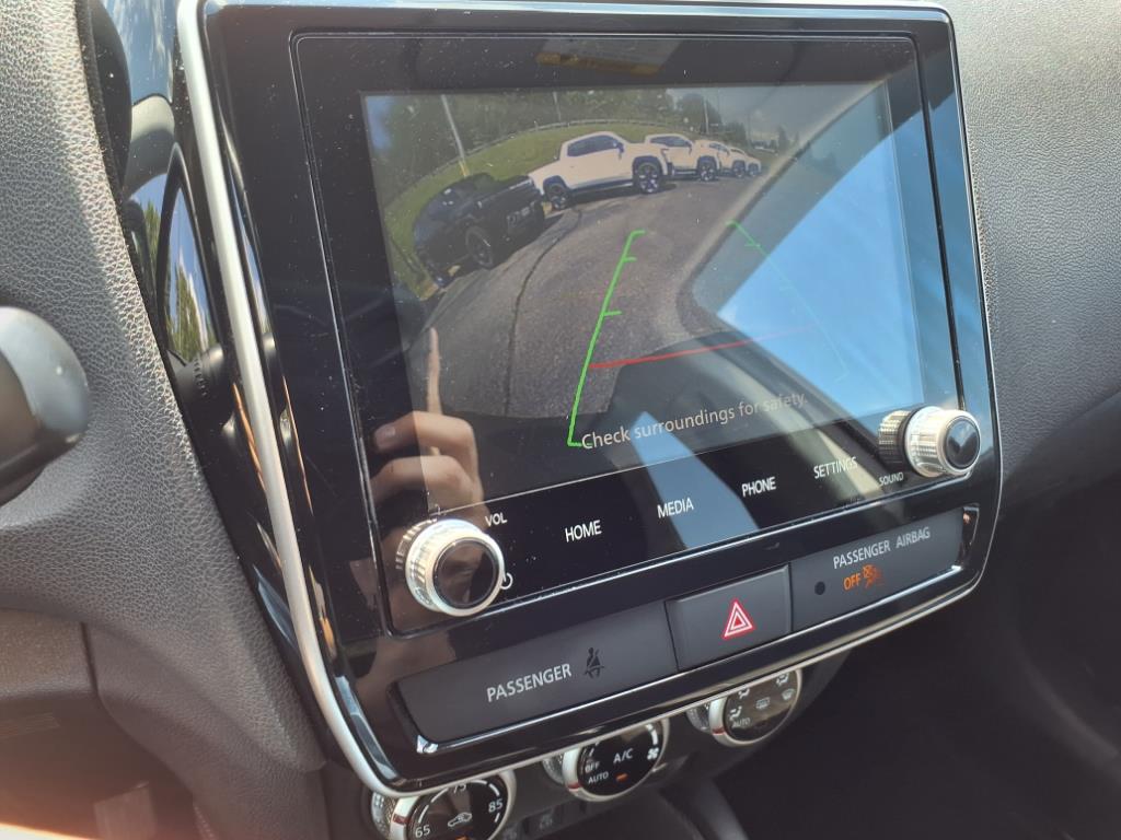 Vehicle image 28 of 29