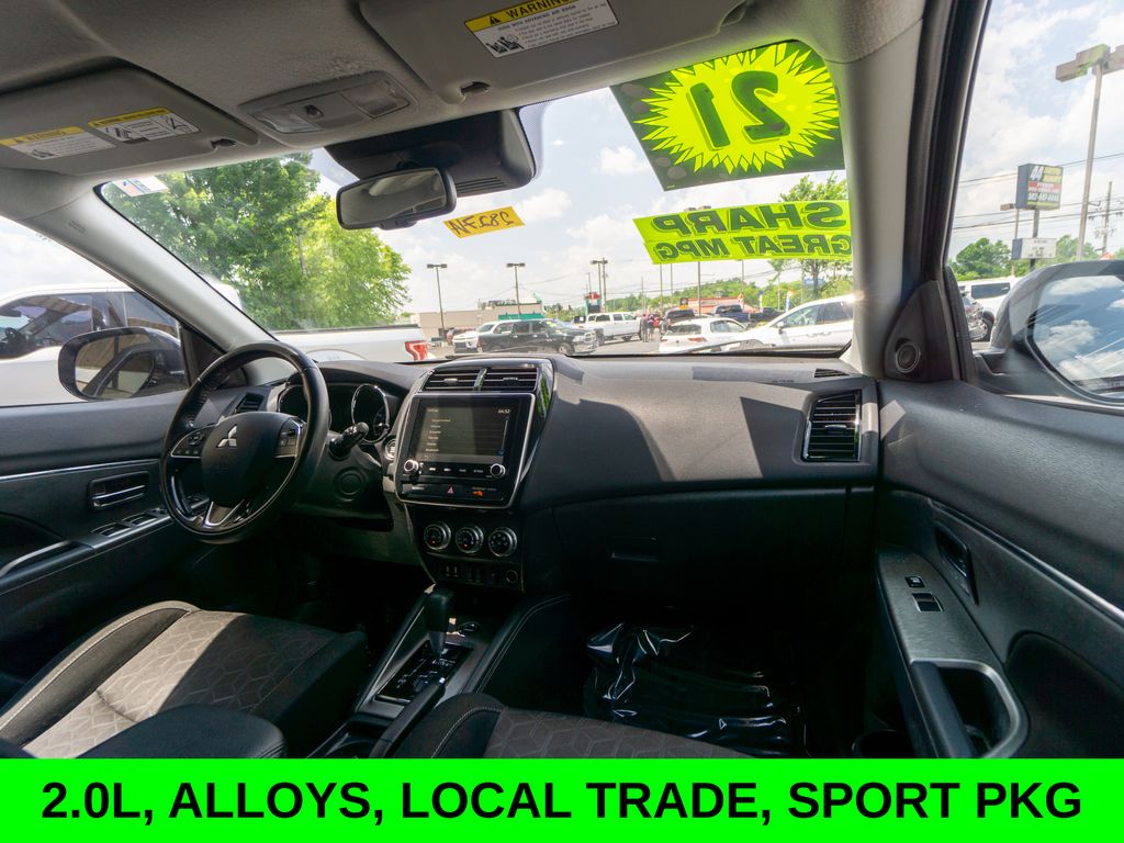 Vehicle image 25 of 30