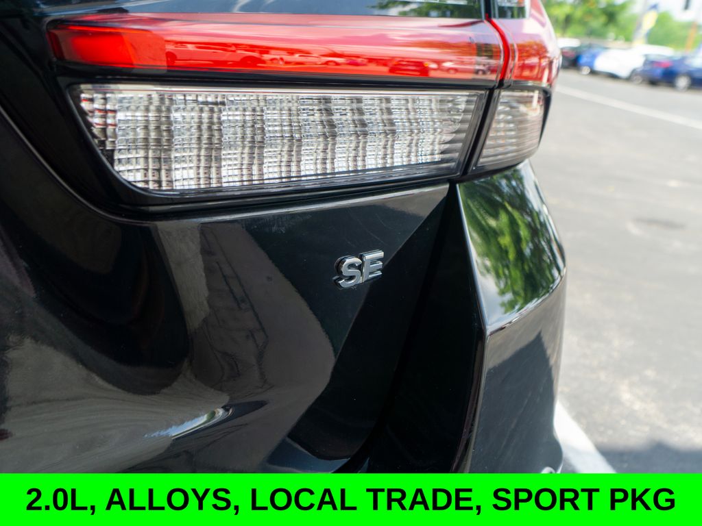 Vehicle image 11 of 30